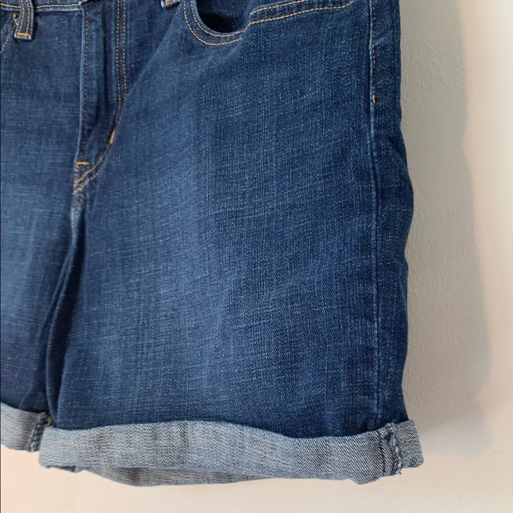 Levi’s Midi Denim Shorts - Picture 4 of 5